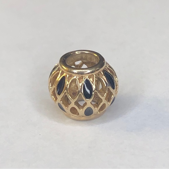 Pandora Solid 14k Royal Victorian Gold Charm G585 Ale - Picture 2 of 13